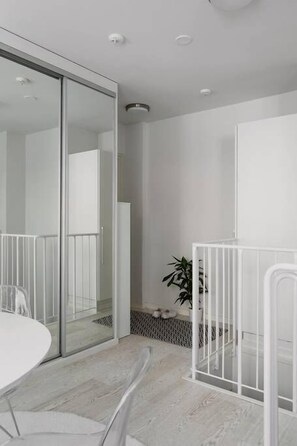 디럭스 아파트, 침실 1개, 사우나, 마당 전망 | 1 개의 침실, 다리미/다리미판, 무료 WiFi, 침대 시트