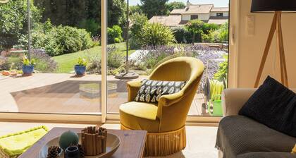 La Maison Château d'Eau with swimming pool