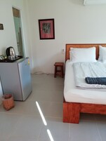 Bungalow Confort | Minibar, caja fuerte, cortinas opacas y tabla de planchar con plancha