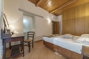 2 habitaciones, tabla de planchar con plancha y wifi