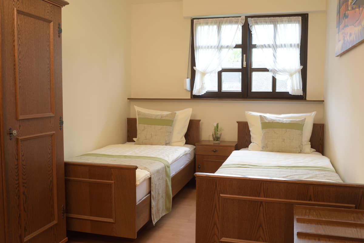 1 bedroom, premium bedding, in-room safe, blackout curtains