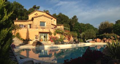 In the heart of the forest, a little paradise just a few minutes from CANNES