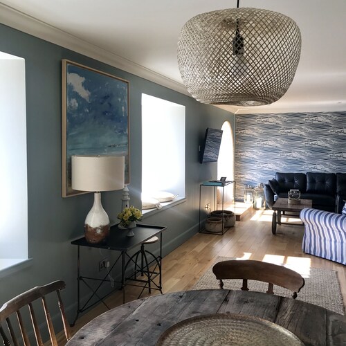 Luxury Apartment Overlooking The Harbour, The Bay And The Moray Firth