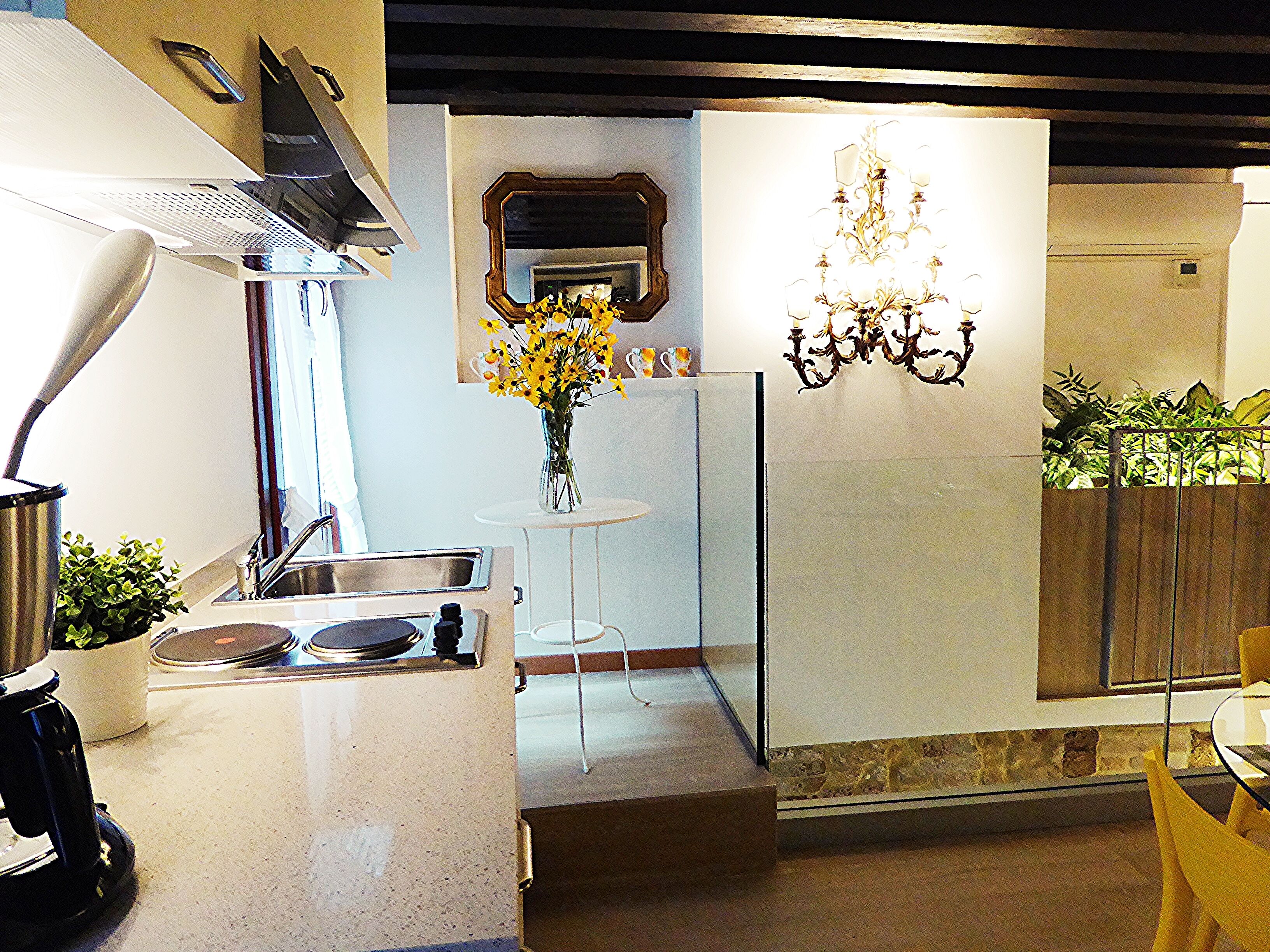 Coffee/tea maker, fridge, microwave, oven