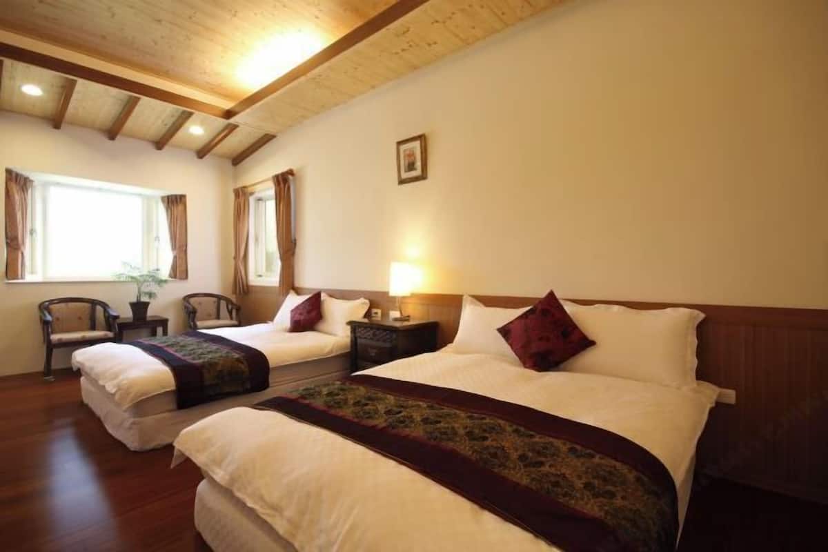1 bedroom, premium bedding, down duvets, desk