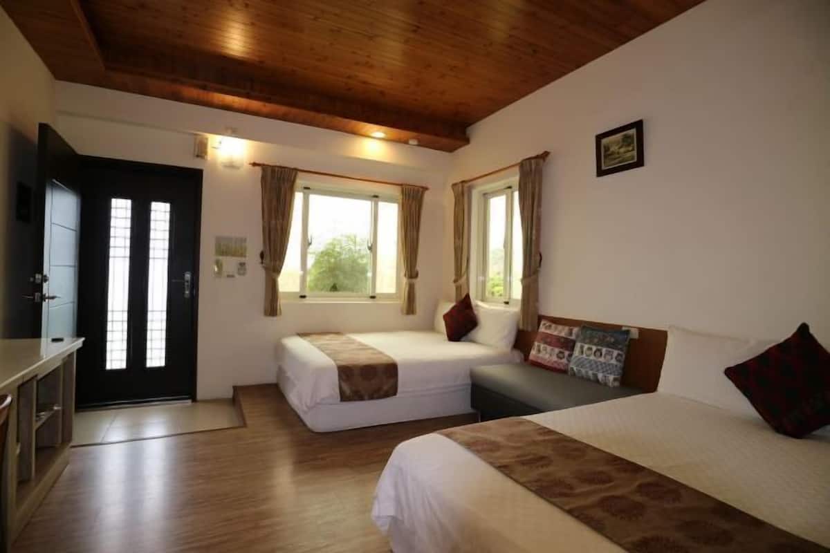 1 bedroom, premium bedding, down duvets, desk