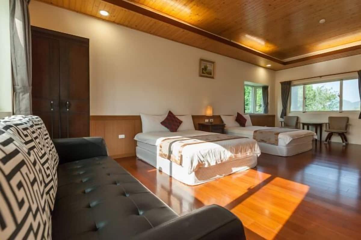 1 bedroom, premium bedding, down duvets, desk
