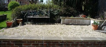Amplio apartamento de una habitación con estacionamiento fuera de la carretera y wifi gratis 