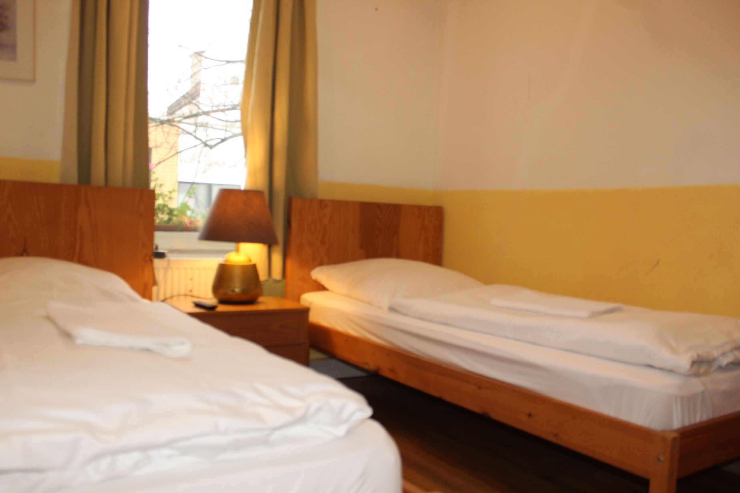 Basic Room, 2 Twin Beds | 1 bedroom, desk, free WiFi, bed sheets