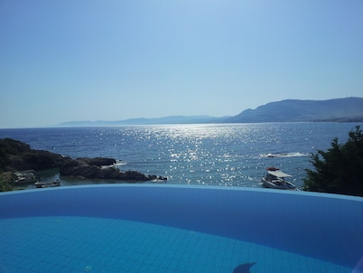 Villa Cap Jano. Exclusive villa on a secluded beach with Infinity Pool