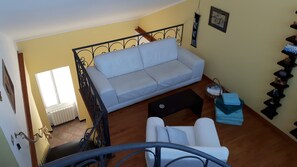 Smart-TV, DVD-Player, Stereoanlage