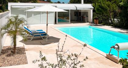 Ferienwohnung mit Salzwasserpool, Poolhaus, Sauna und Bergpanorama bei Nazaré