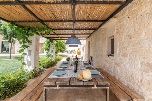 Middle trulli, ancient stone house