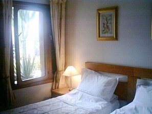 2 bedrooms, in-room safe, iron/ironing board, travel cot