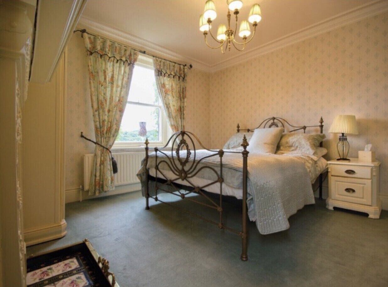Victorian Detached Stone Built ‘Gentleman’s Residence’ sleeps 6-13