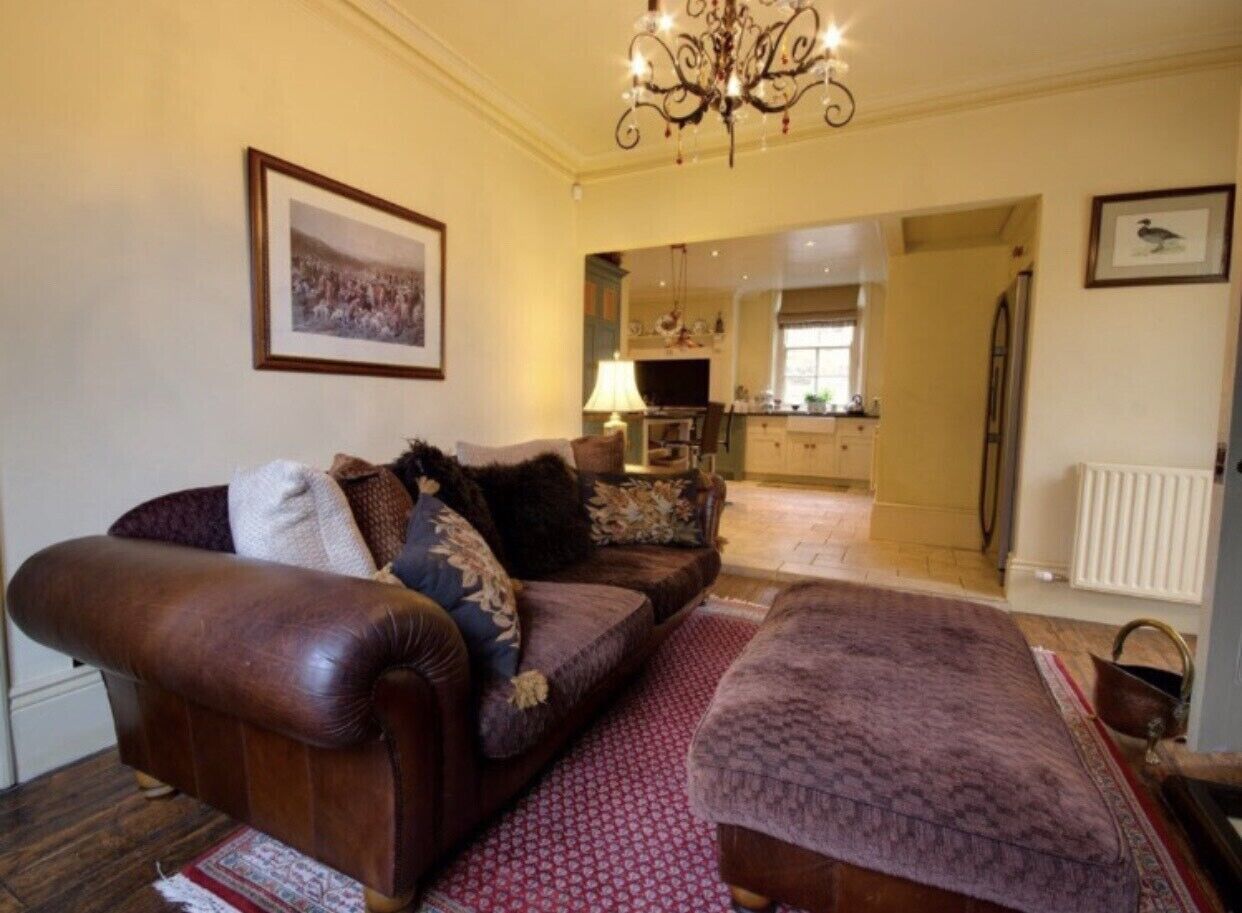 Victorian Detached Stone Built ‘Gentleman’s Residence’ sleeps 6-13