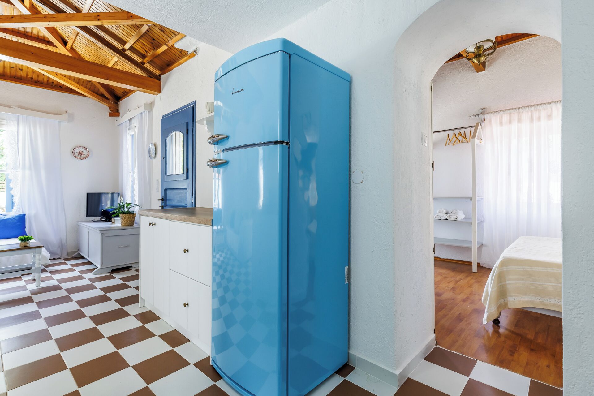 3 bedrooms, iron/ironing board, travel crib, free WiFi