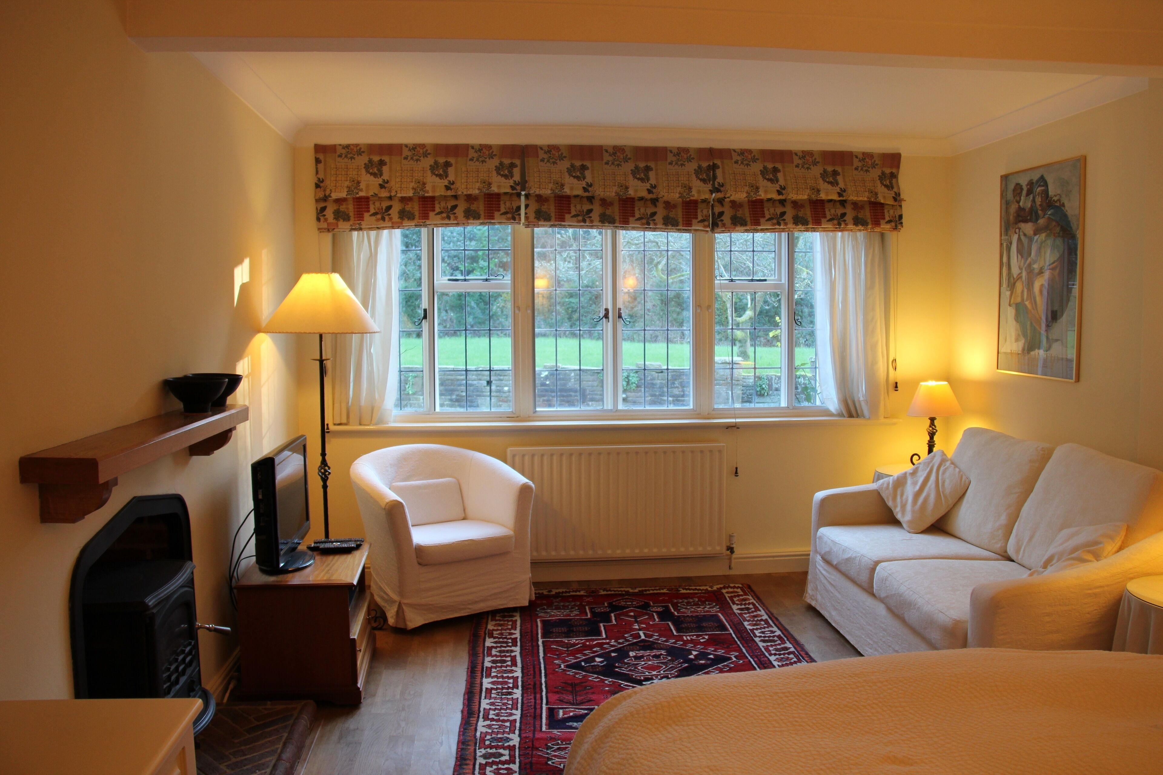 TV connectée, cheminée, baby-foot, table de tennis de table