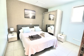 4 dormitorios, tabla de planchar con plancha, wifi gratis y ropa de cama