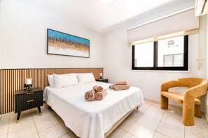 2 bedrooms, in-room safe, iron/ironing board, free WiFi - Oroklini - Perfectly overlooking the pool (Oroklini)