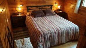 2 chambres, fer et planche à repasser, lit parapluie, Wi-Fi gratuit