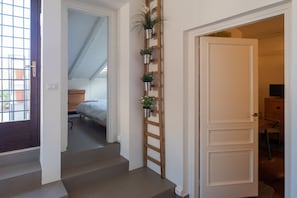 3 Schlafzimmer, Schreibtisch, Bügeleisen/Bügelbrett, Reisekinderbett