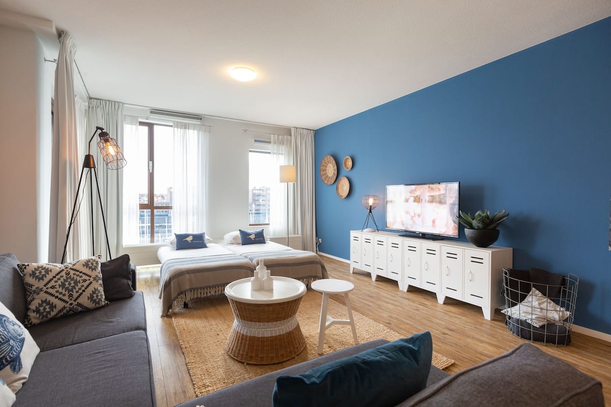 Apartment, 1 Bedroom (Nr. 50A) | Living room | Smart TV