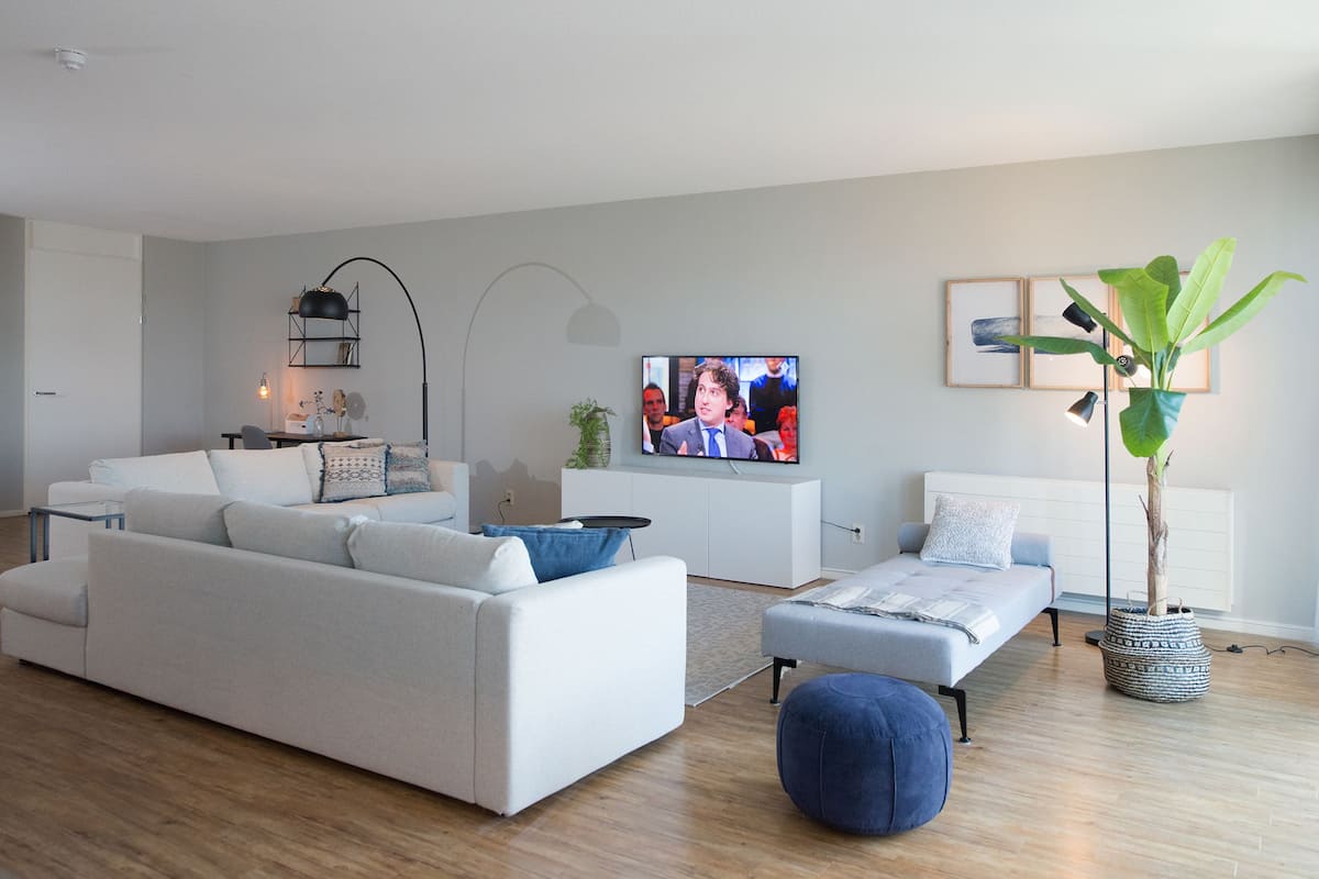 Apartment, 2 Bedrooms (Nr. 68B) | Living room | Smart TV