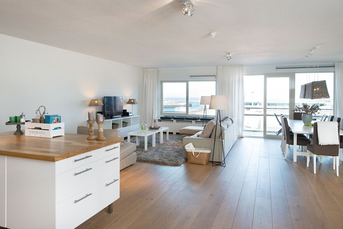 Apartment, 2 Bedrooms (Nr. 24A) | Living area | Smart TV