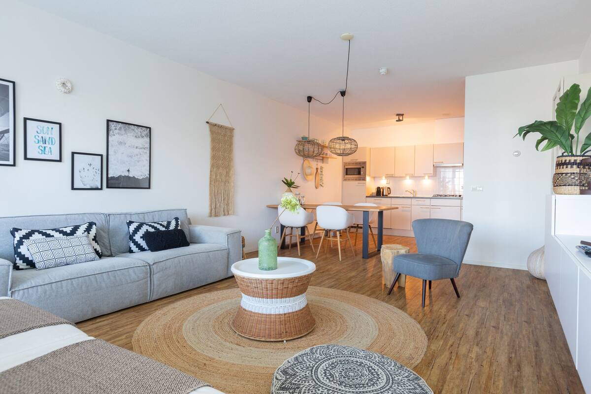 Apartment, 1 bedroom No. 76 | Area keluarga | Smart TV