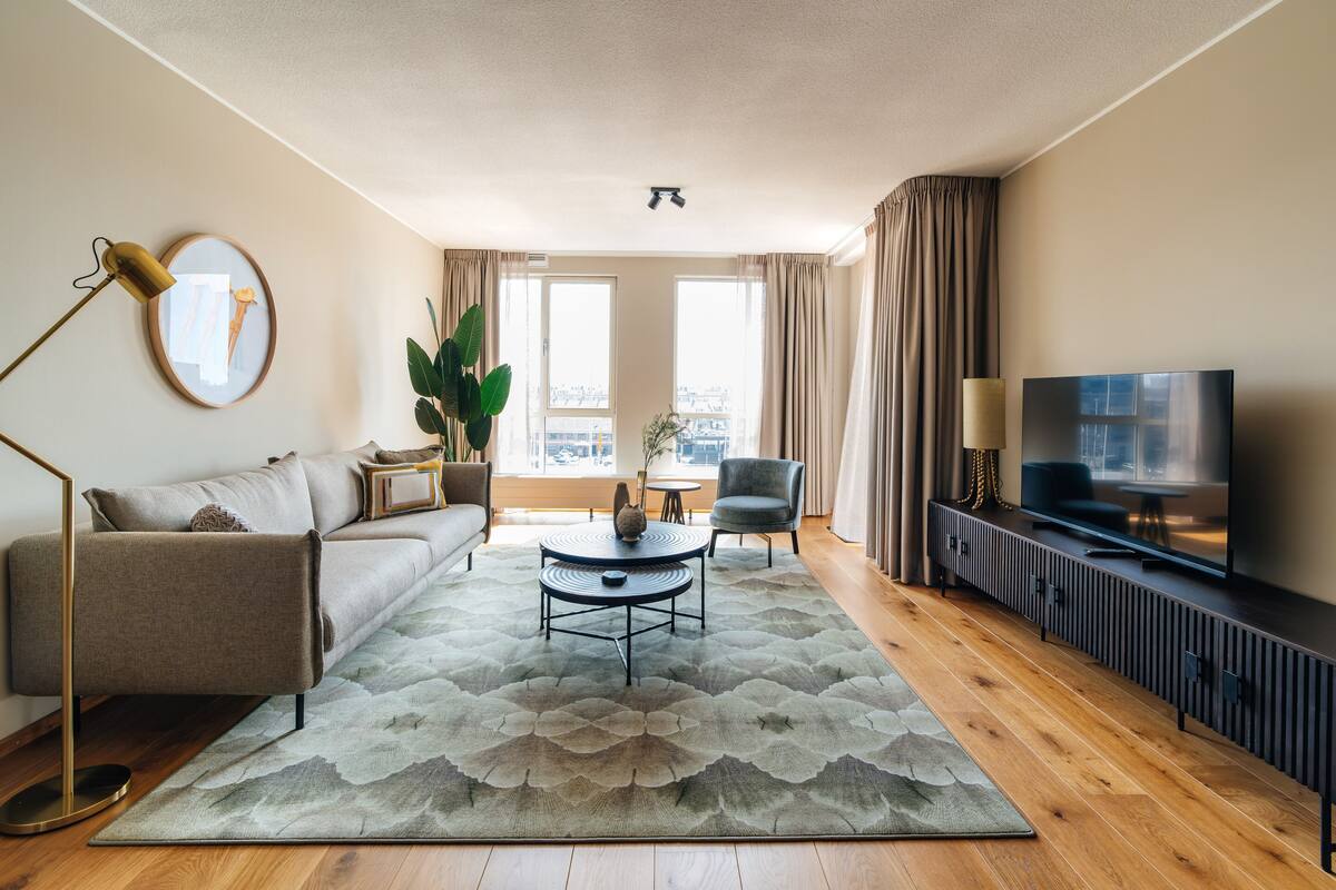 Apartment, 1 bedroom (No. 40B) | Ruang keluarga | Smart TV