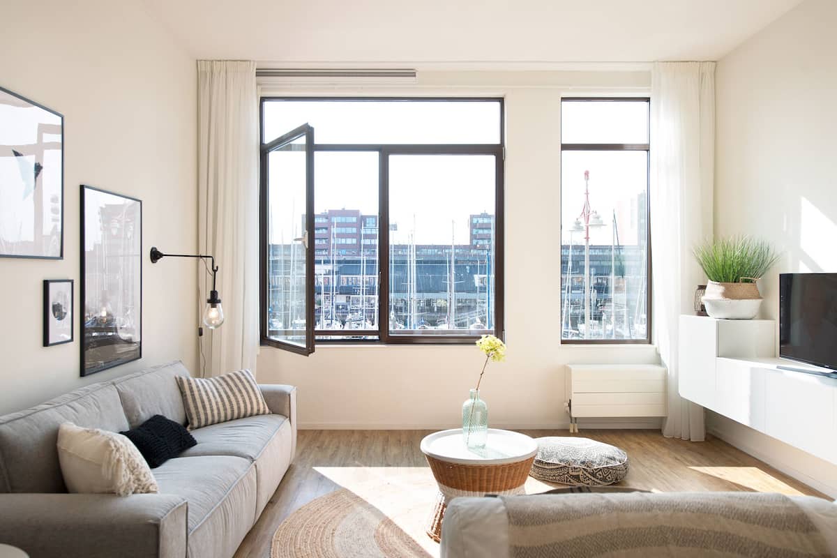 Apartment, 1 bedroom (No. 56A) | Living area | Smart TV
