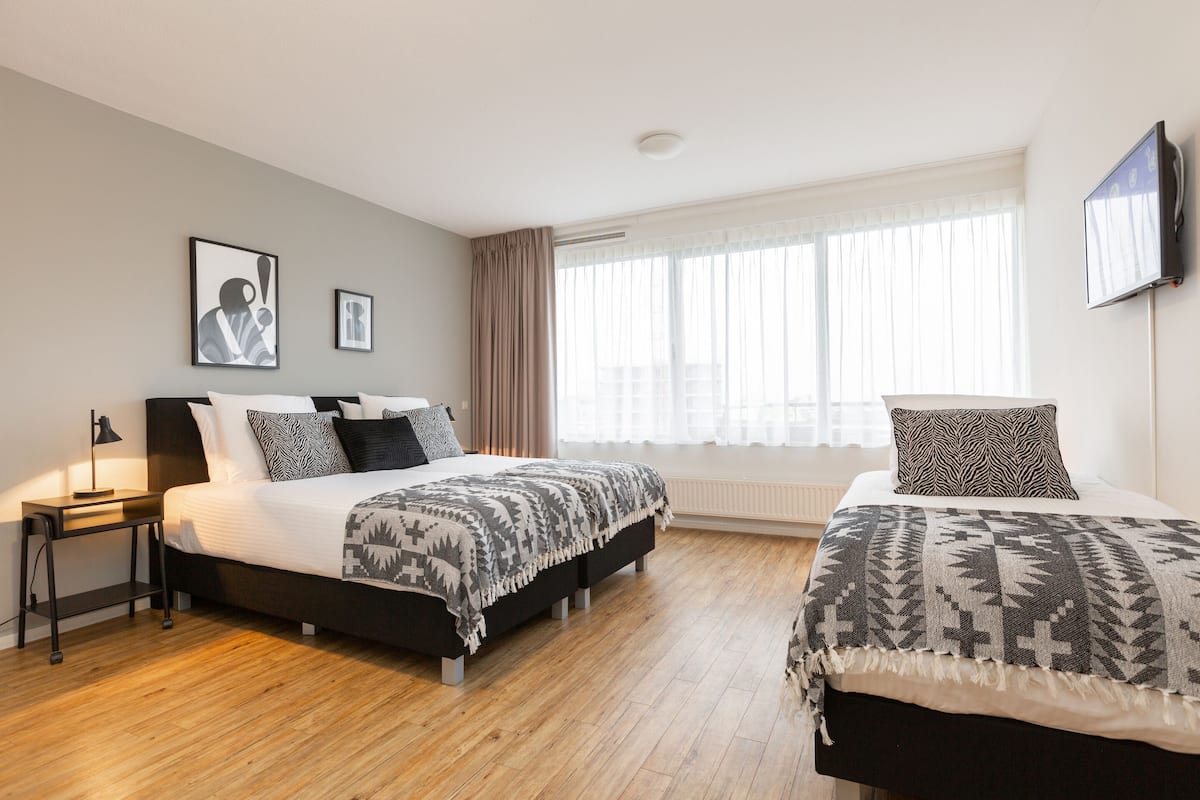 Family Apartment, 3 Bedrooms (Nr. 62) | Brankas, kedap suara, setrika/meja setrika, dan Wi-Fi gratis