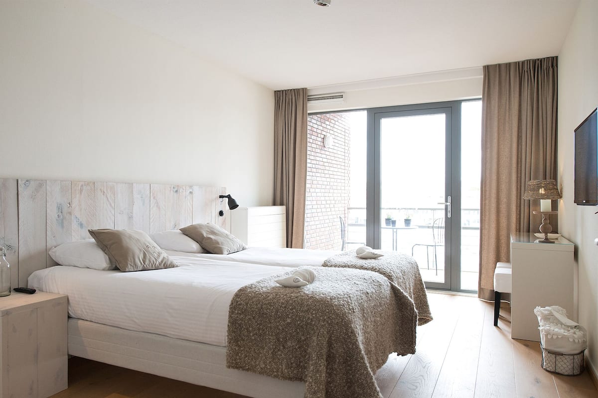 Apartemen, 2 kamar tidur (Nr. 22B) | Brankas, kedap suara, setrika/meja setrika, dan Wi-Fi gratis