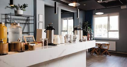 ODDSSON Midtown Hotel