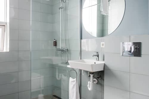 Triple Room, Kitchenette | Bathroom
