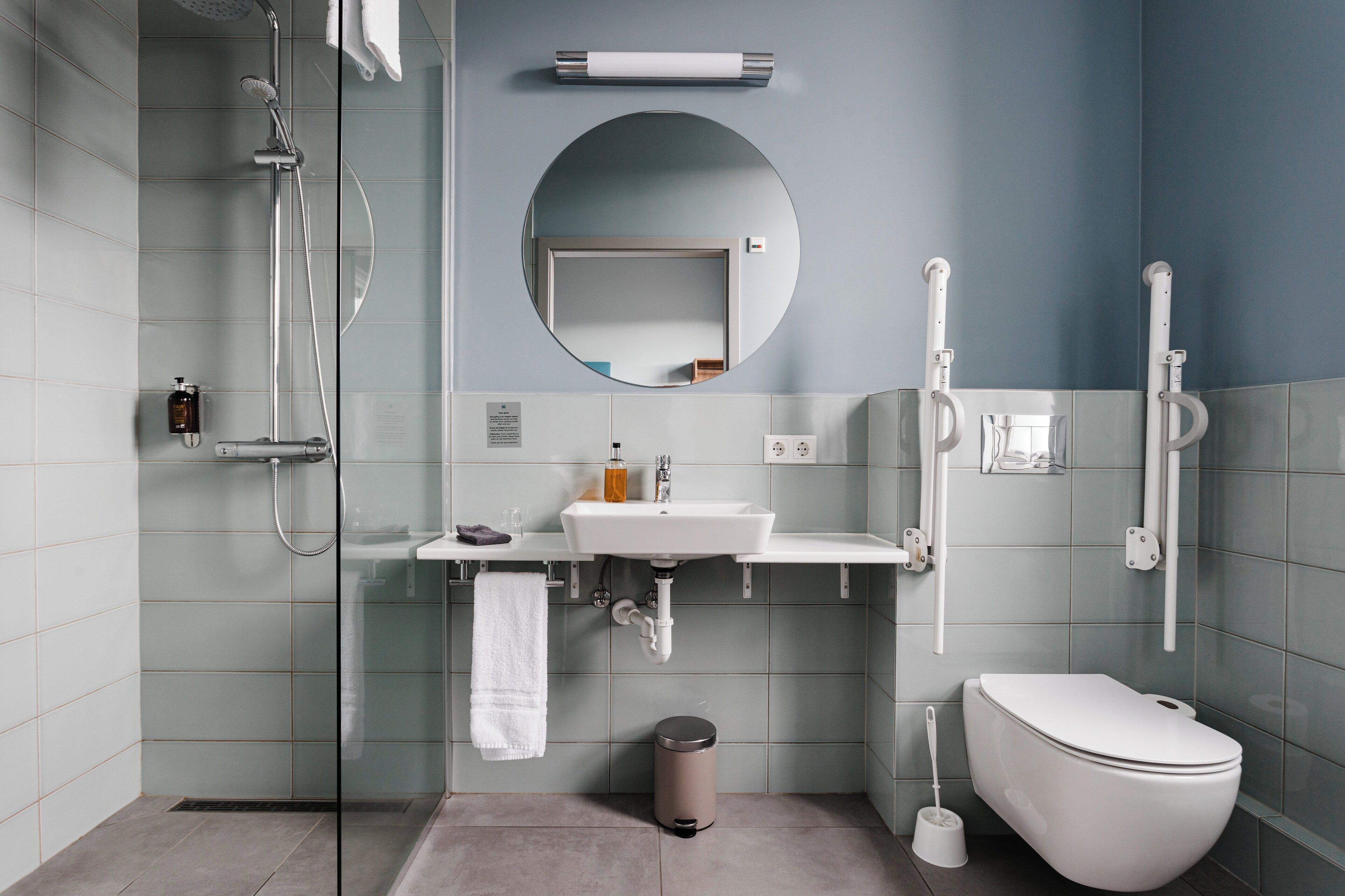 single room | bathroom | shower, free toiletries, hair dryer, towels