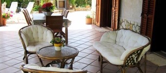 Villa Noemi seaview and beautiful garden... Unforgettable holiday!
