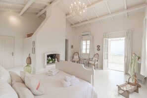 4 chambres, coffres-forts dans les chambres, fer et planche à repasser