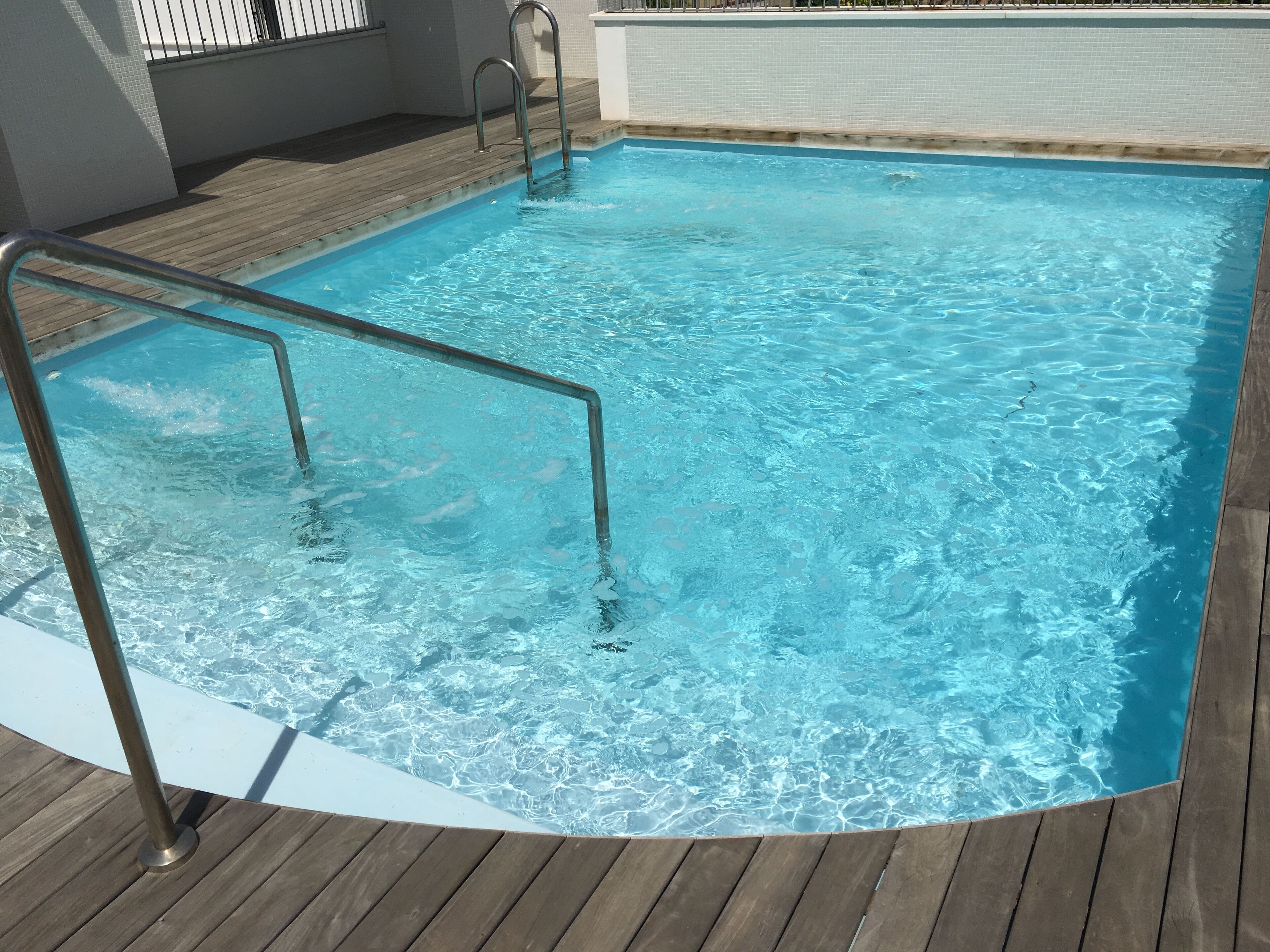 Next to b. from SANTA CRUZ. PARKING (FREE).