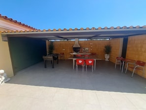 Outdoor dining - Ideal for families with children, has plenty of room to play. Pets accepted (aveiro-vagos)