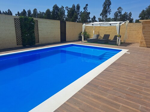 Ideal for families with children, has plenty of room to play. Pets accepted