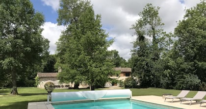 Siedlung aus 13. Jhd.2 X mit Herrenhaus, Wassermühle und beheiztem Pool