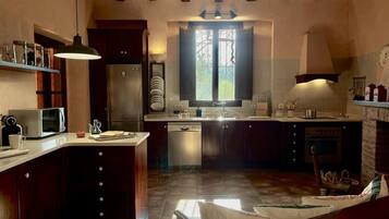 Réfrigérateur, micro-ondes, four, lave-vaisselle