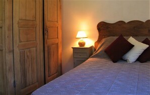 4 habitaciones, tabla de planchar con plancha y wifi gratis 