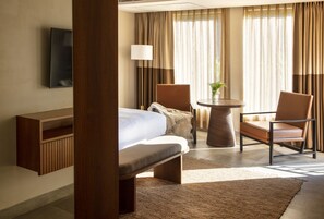 Kamar Mewah | Minibar, meja kerja, kedap suara, dan Wi-Fi gratis