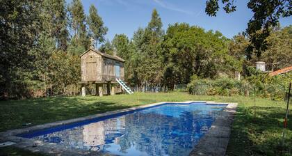 MAISON DE CHARME - PropriĂ©tĂ© avec piscine et 150 000 m2 de forĂȘt rien que pour vous