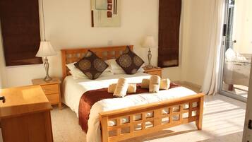 3 quartos, cofres nos quartos, ferros/tábuas de passar roupa