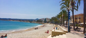 Javea, Arenal Beach, sleeps 6, large pool, WIFI, air con, 5 mins walk to beach