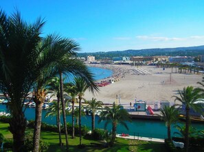 Beach nearby, sun loungers